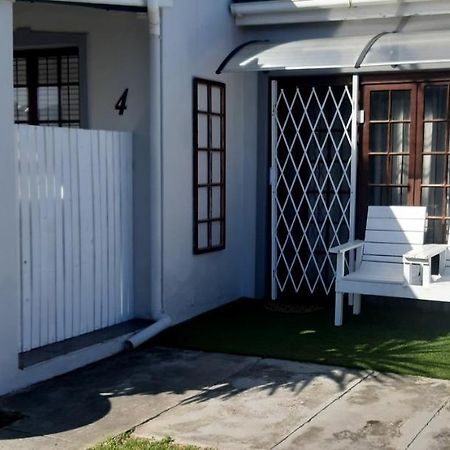 Shark Cove Little Cottage Kleinbaai Екстер'єр фото