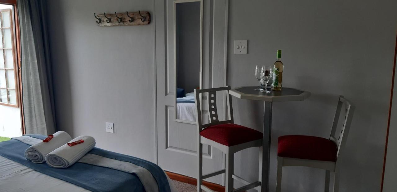 Shark Cove Little Cottage Kleinbaai Екстер'єр фото