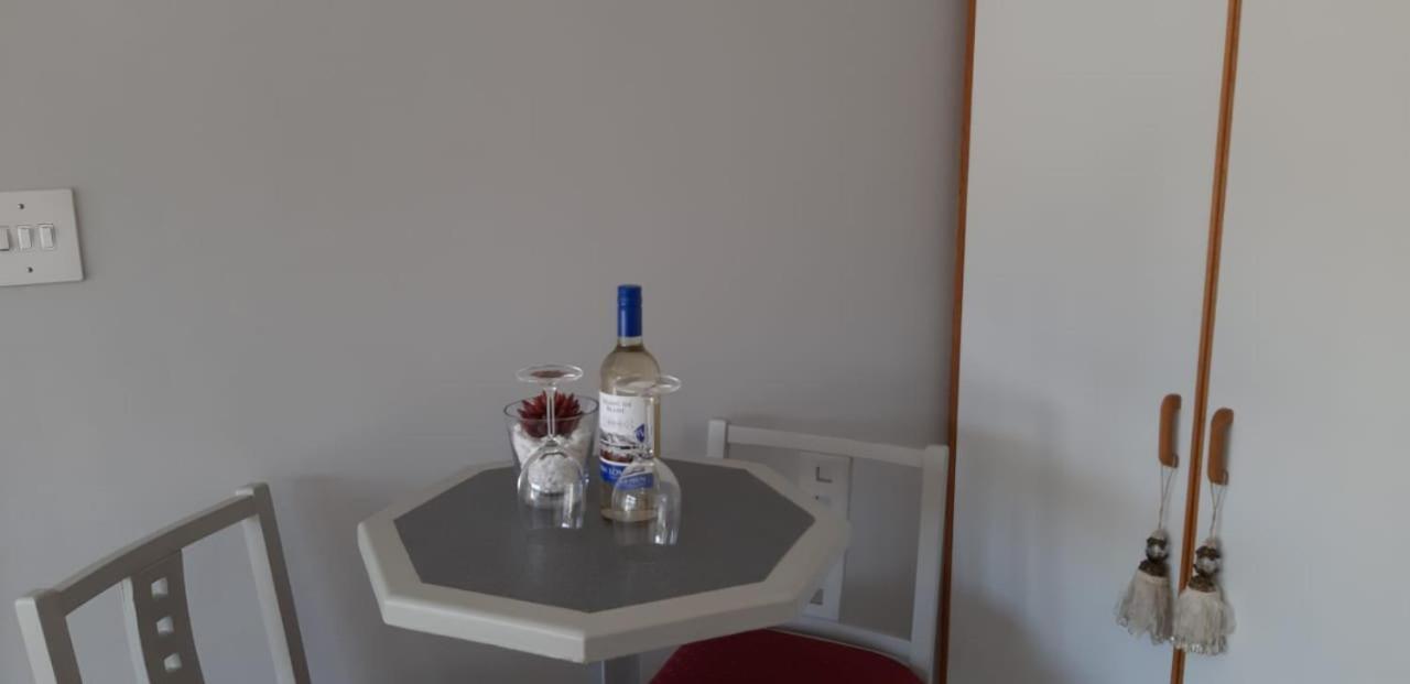 Shark Cove Little Cottage Kleinbaai Екстер'єр фото